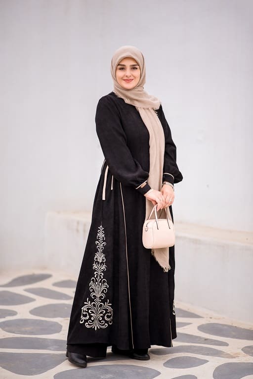 عبا لعبت